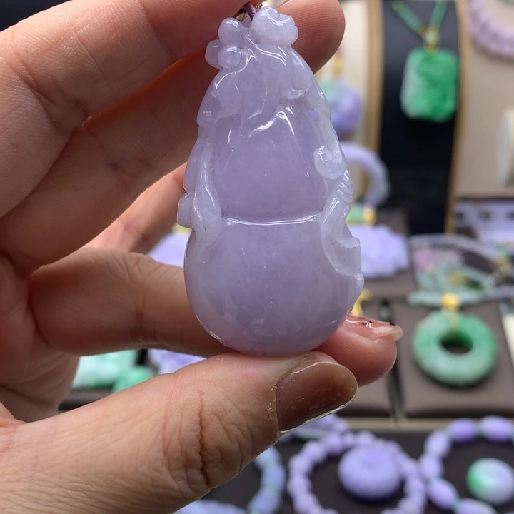 翡翠未镶嵌吊坠(赠链)