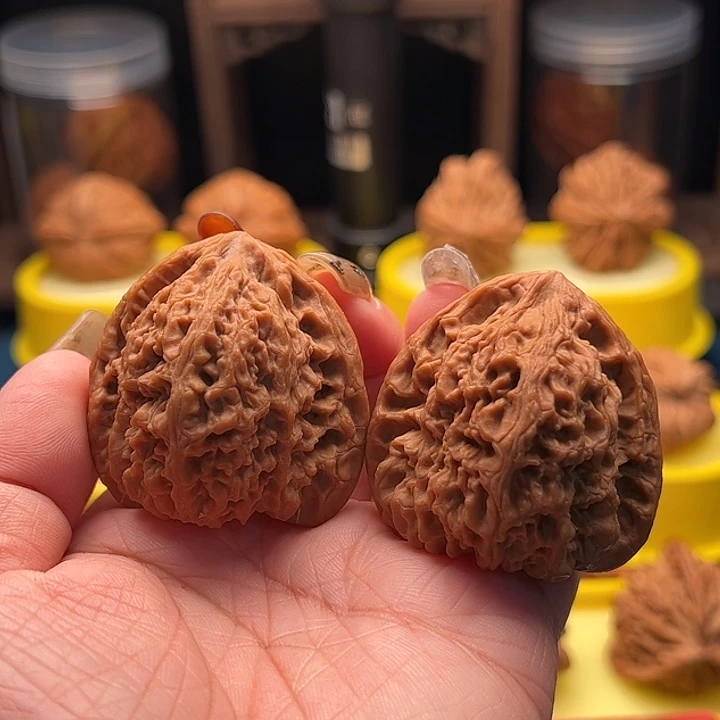 文玩核桃吊坠三角疆 全品
