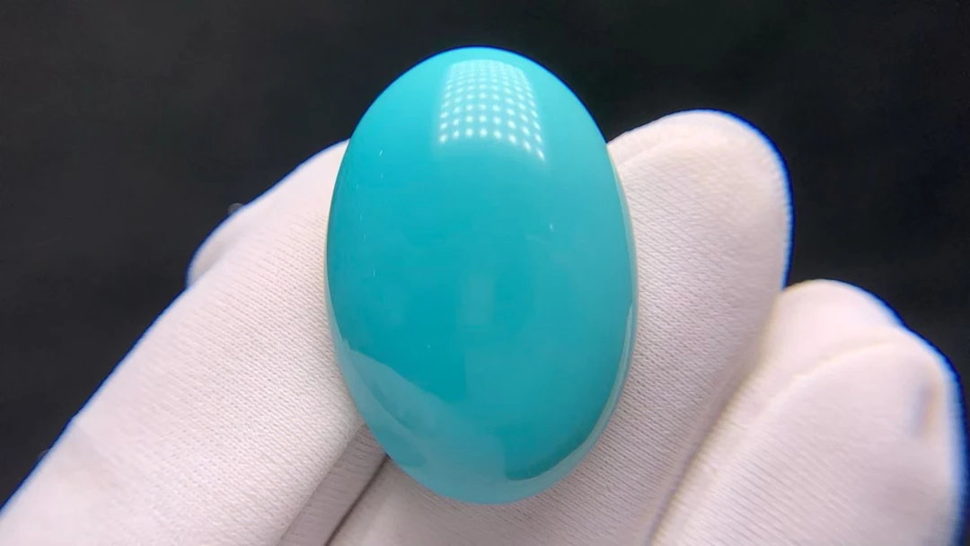 精品原矿高瓷蓝绿松石蛋面，高瓷高色，喇叭山果冻蓝料，料细腻干净