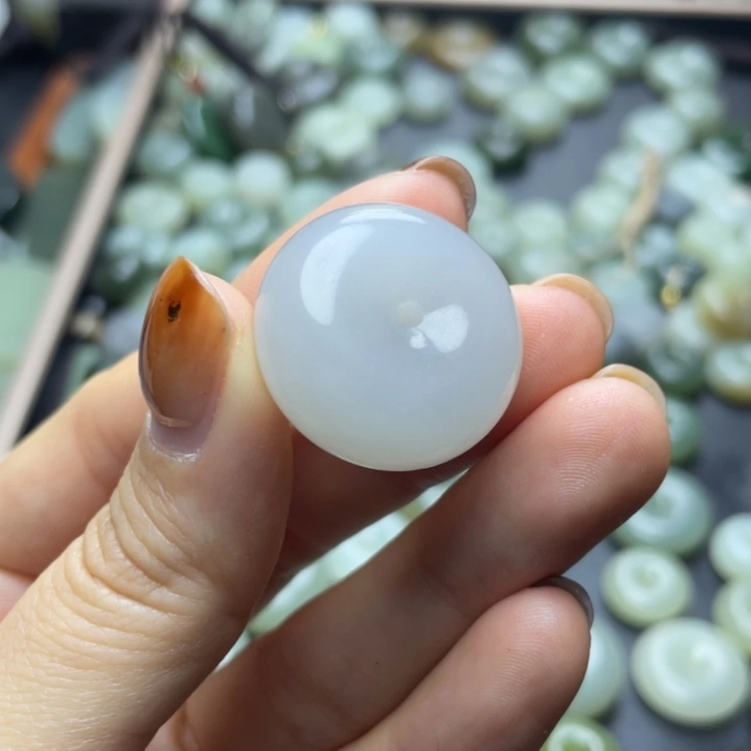 【闪购商品】颈饰未镶嵌和田玉