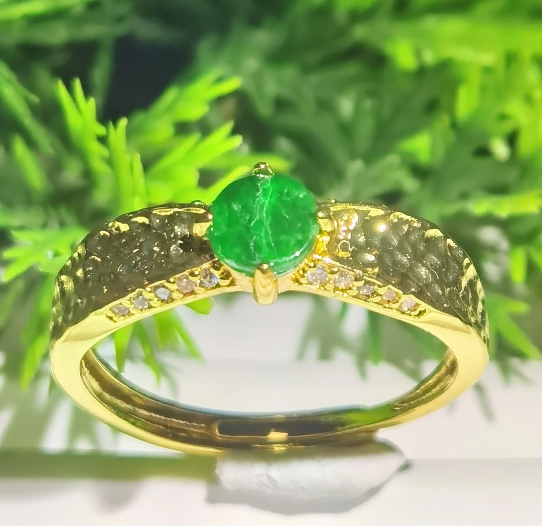 天然缅料A货翡翠圆牌戒指/一件（微瑕）多样性