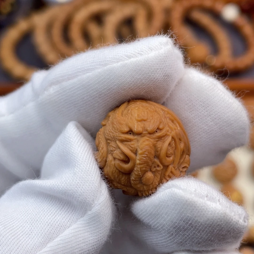 猴头核桃吊坠满工狮驼岭