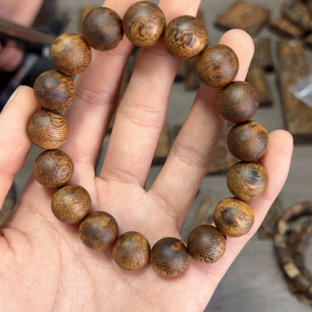 沉香木手串金莎叶1.3大12.4克