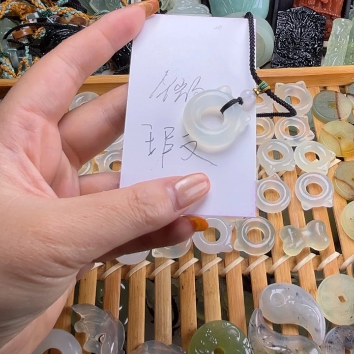 蛇纹石玉吊坠(赠链)未镶嵌汉*՞
