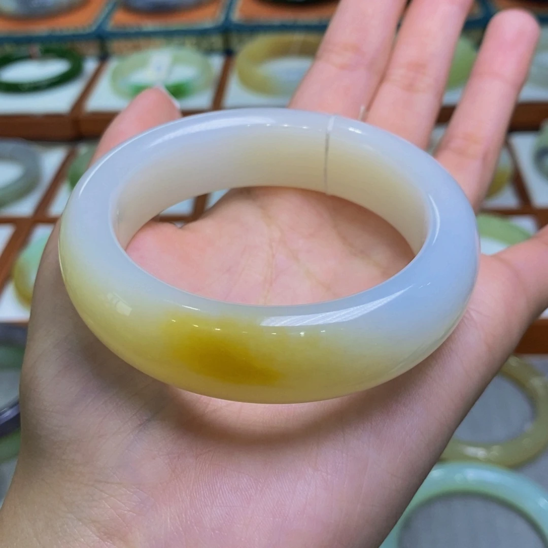 和田玉手镯未镶嵌且末糖白55/56