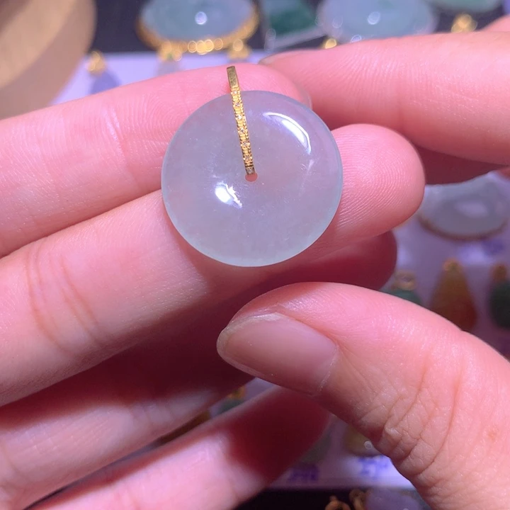 颈饰18K金镶嵌翡翠翡翠