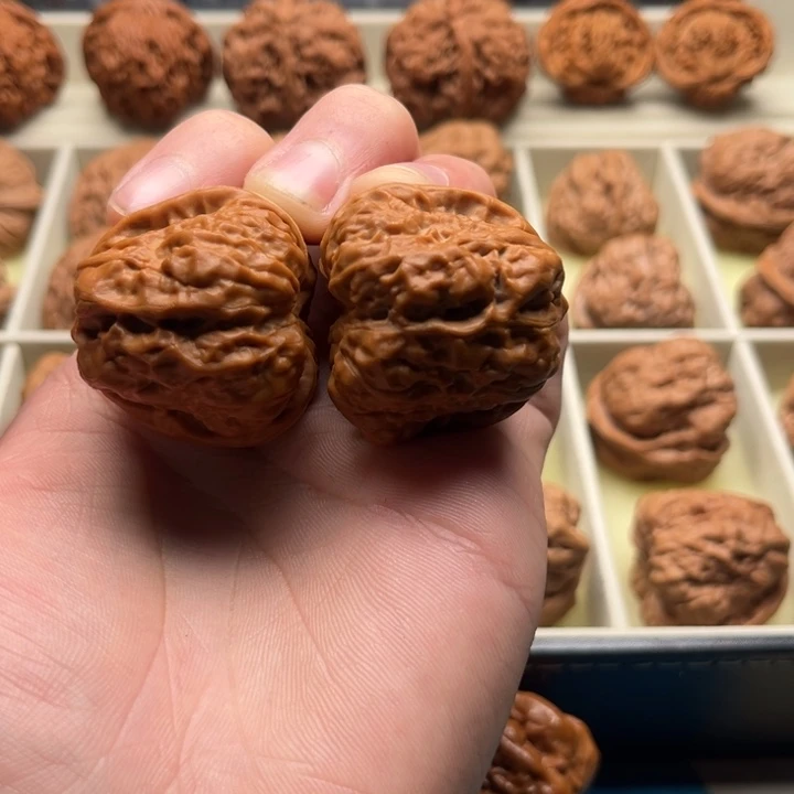 山****文玩核桃吊坠37四开背