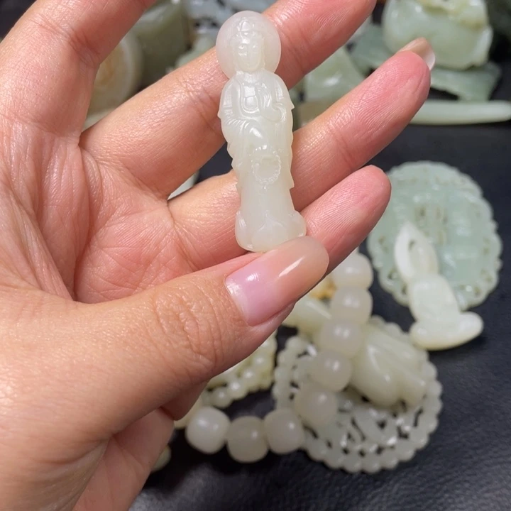 和田玉未镶嵌颈饰