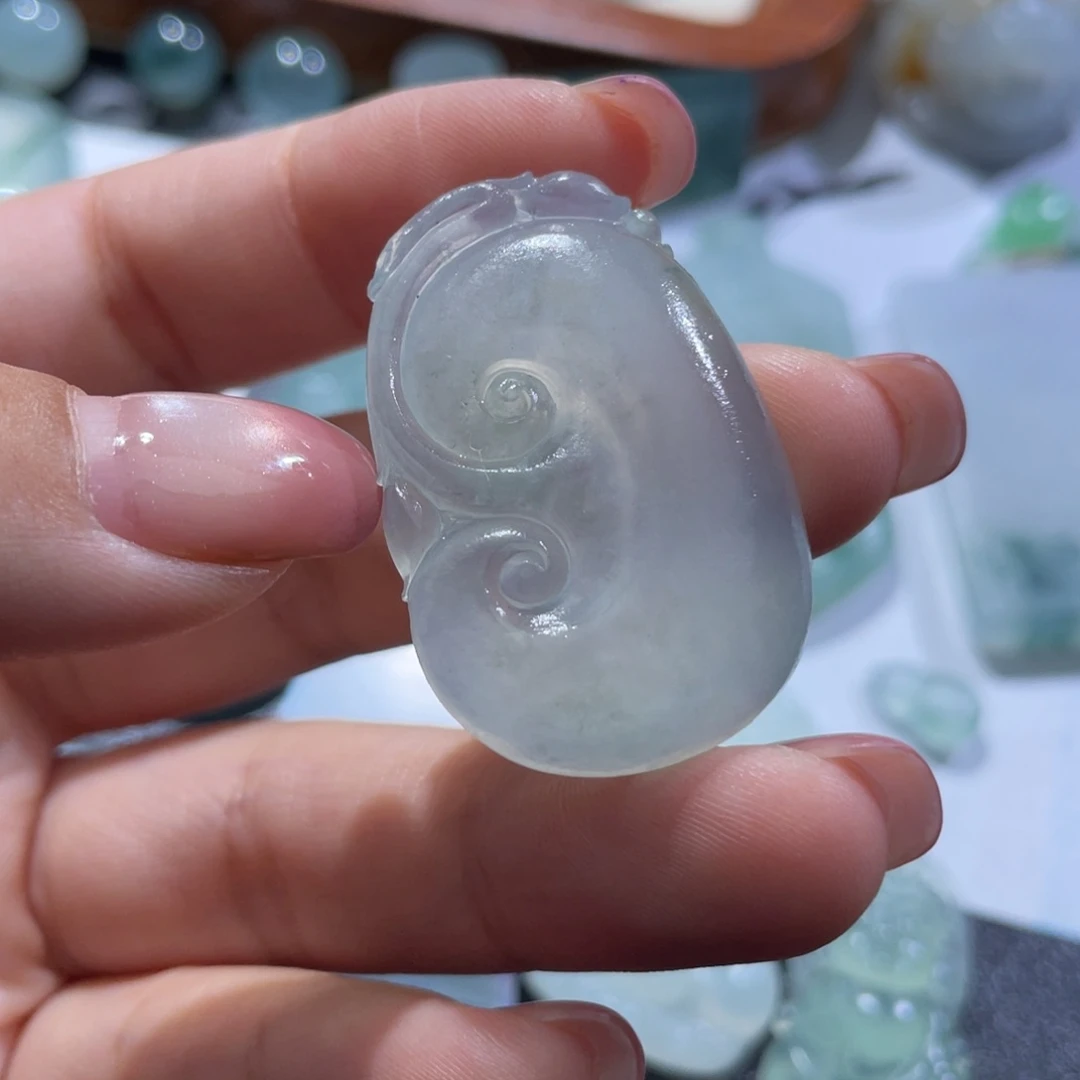 定制翡翠未镶嵌如意