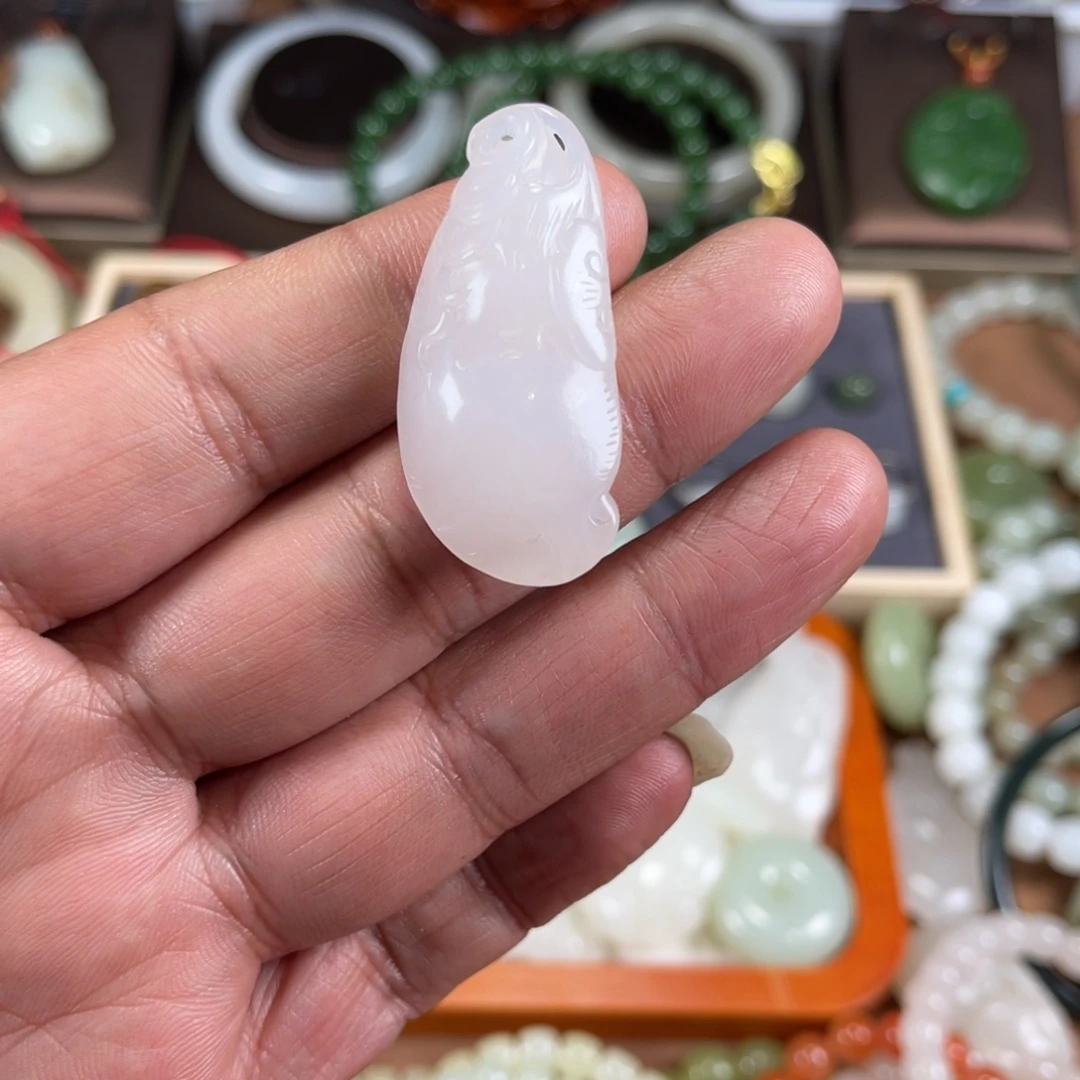 和田玉未镶嵌颈饰