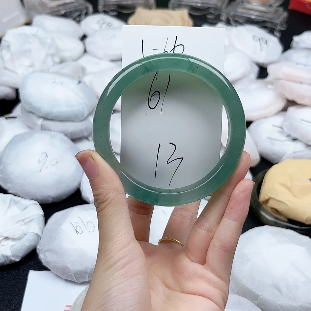 未镶嵌手镯石英质玉1.66
