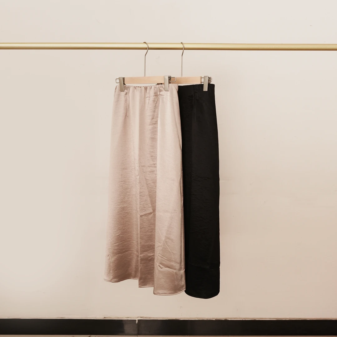 鎏金缎面冰丝醋酸垂感裙