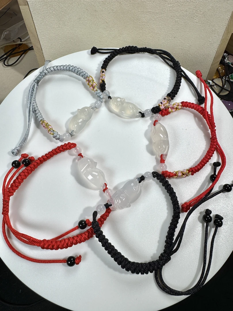 天然玛瑙玉髓趴趴猫手工编织成品手绳