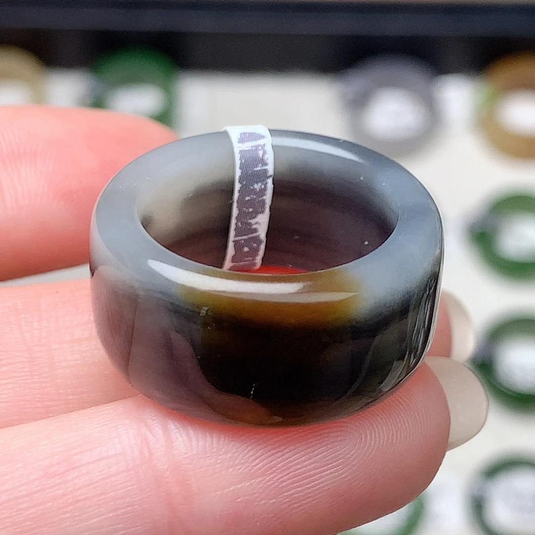 未镶嵌戒指和田玉