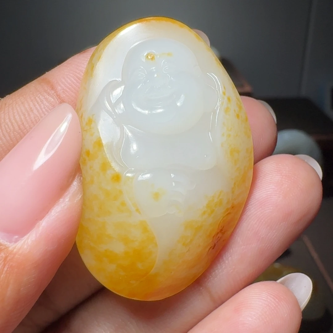 皓***空颈饰未镶嵌和田玉