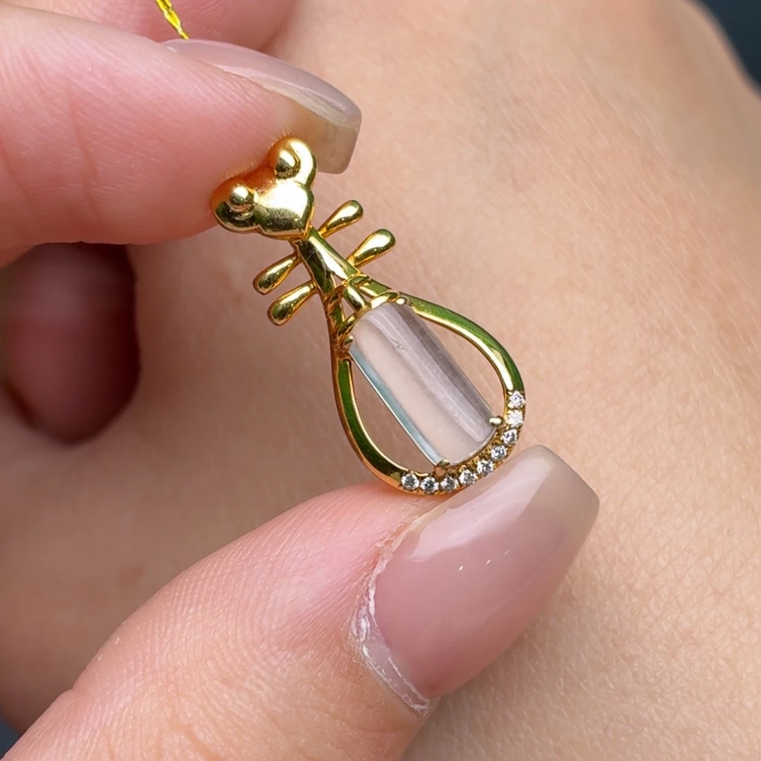 翡翠18K金镶嵌颈饰