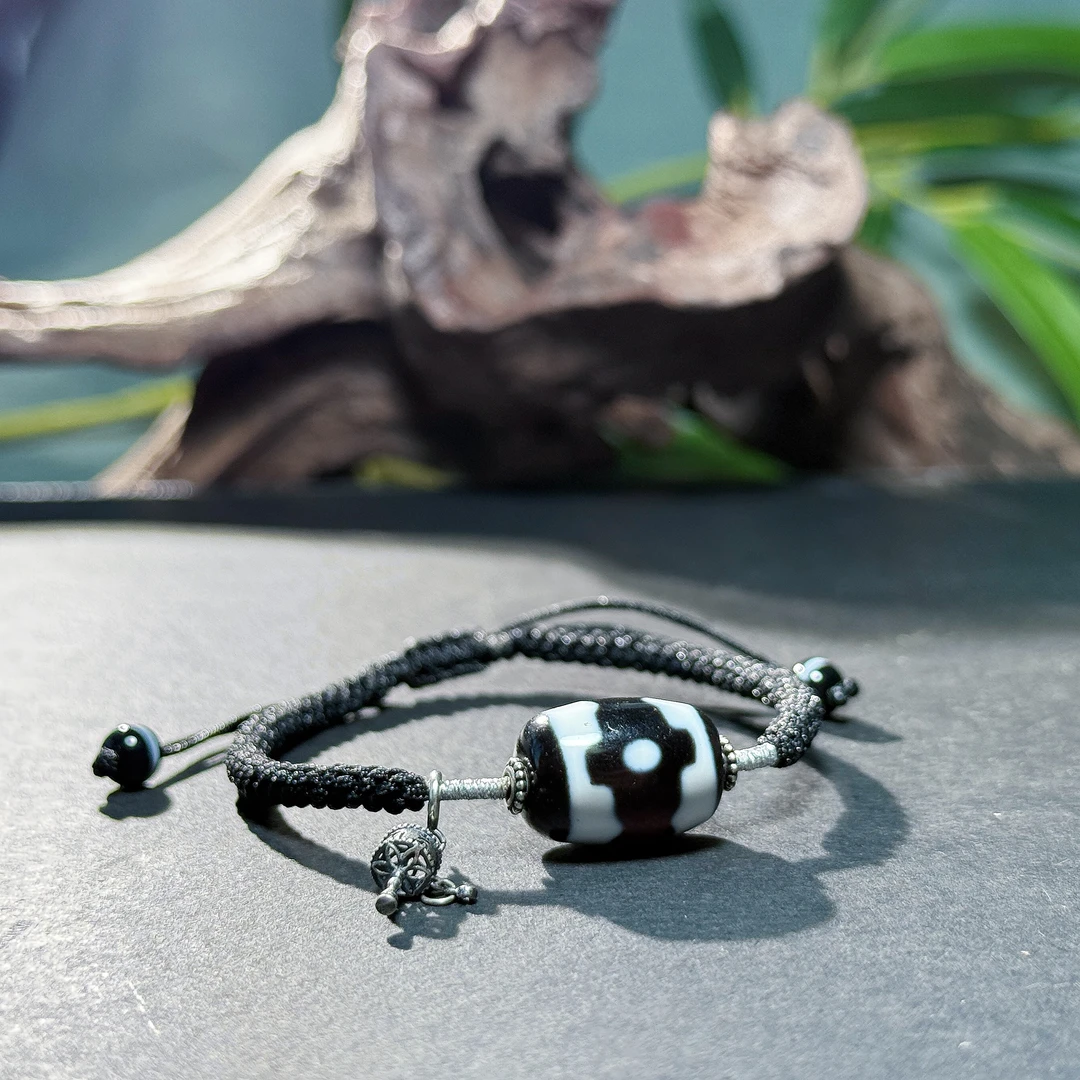 五月火活动坛城三眼天珠玛瑙手绳（拉萨直发）WX250310302