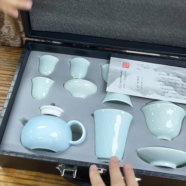 孤品茶具套装等。