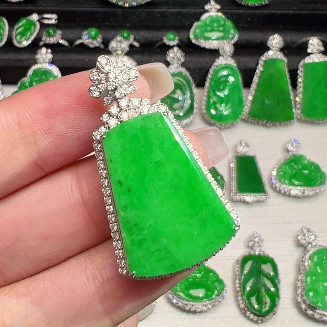 翡翠18K金镶嵌吊坠(不含链)