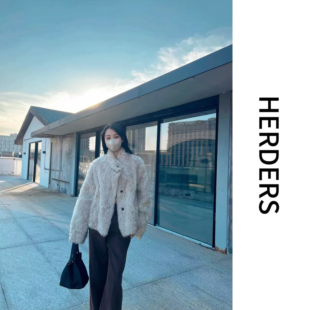 《HERDERS》 ‘小湖羊’网红辣妹短款立领纽扣款皮草外套 256960