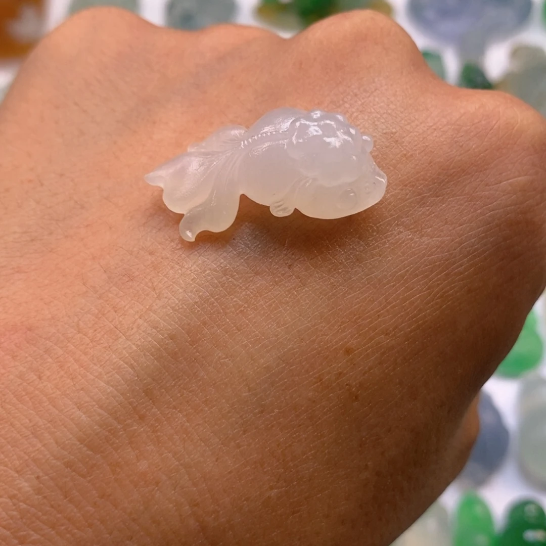 定制翡翠未镶嵌金鱼