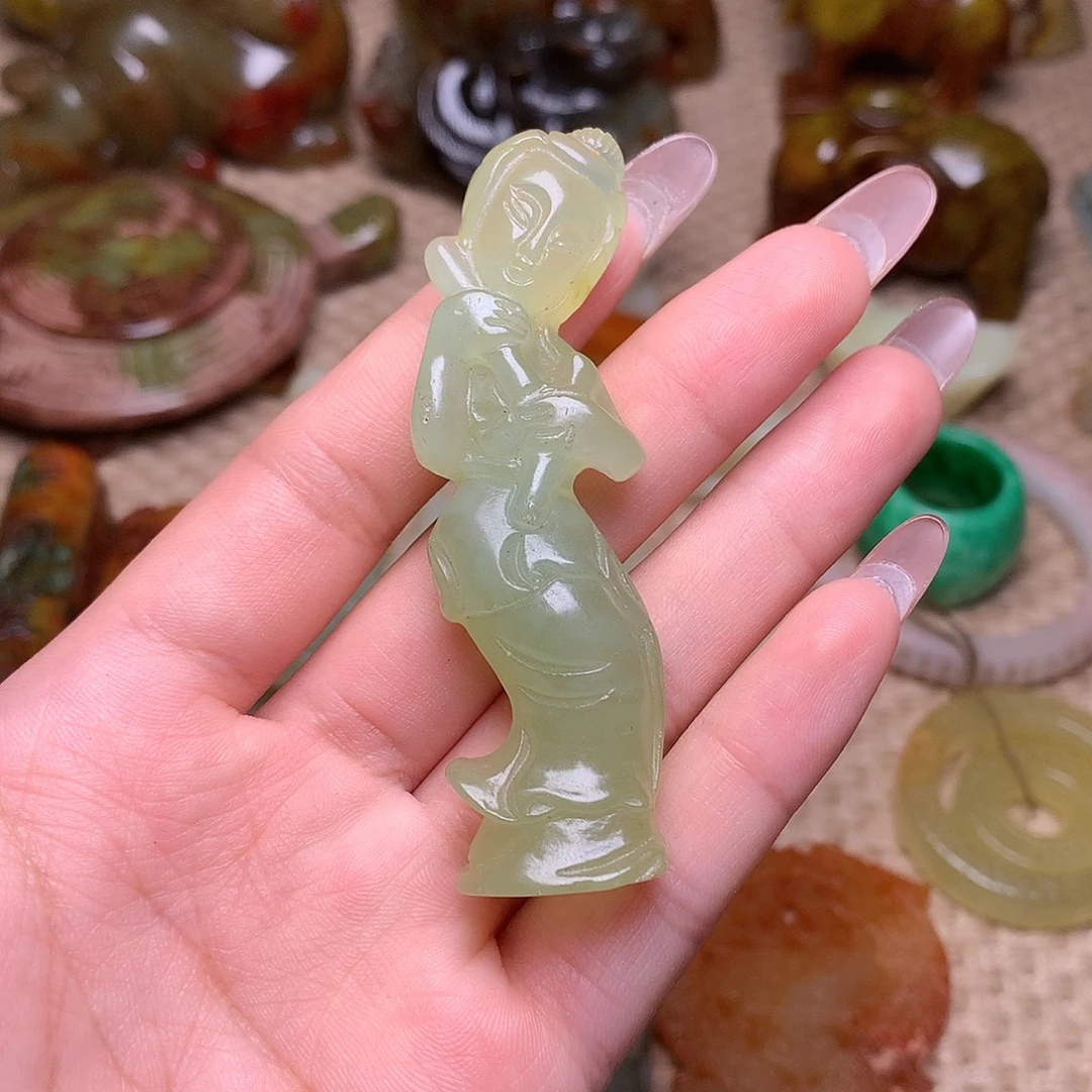 蛇纹石玉未镶嵌颈饰