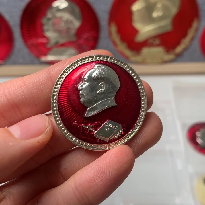 莲****人像章像章像章像章章