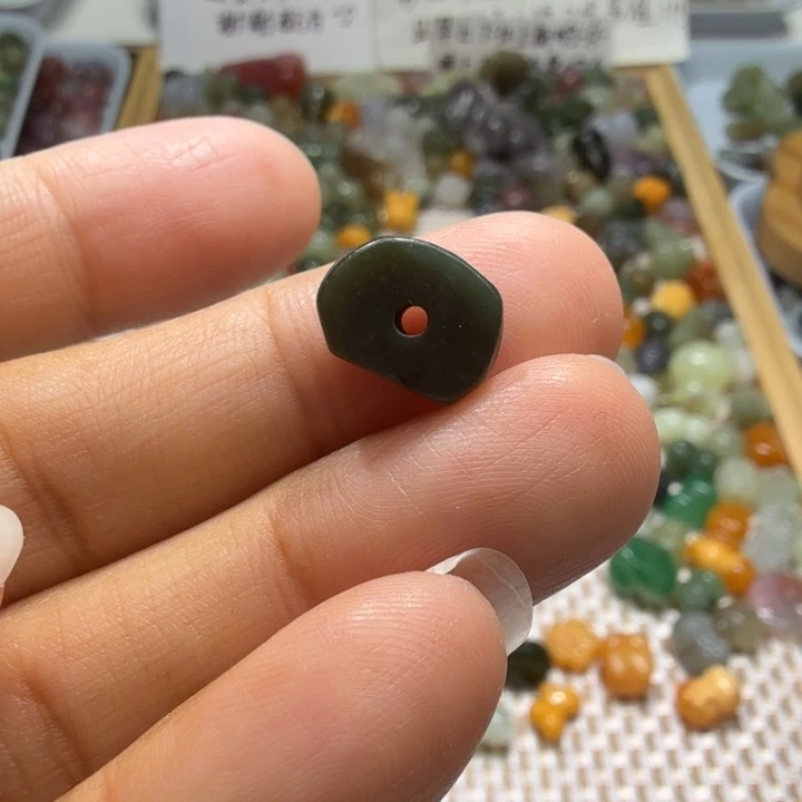 和田玉未镶嵌珠宝半成品