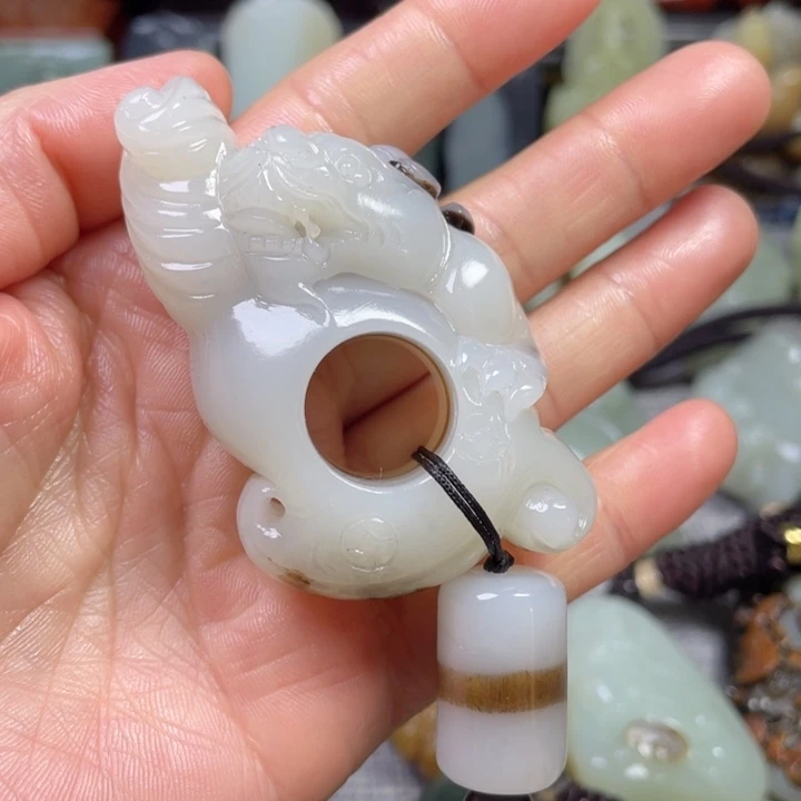 和田玉未镶嵌挂件