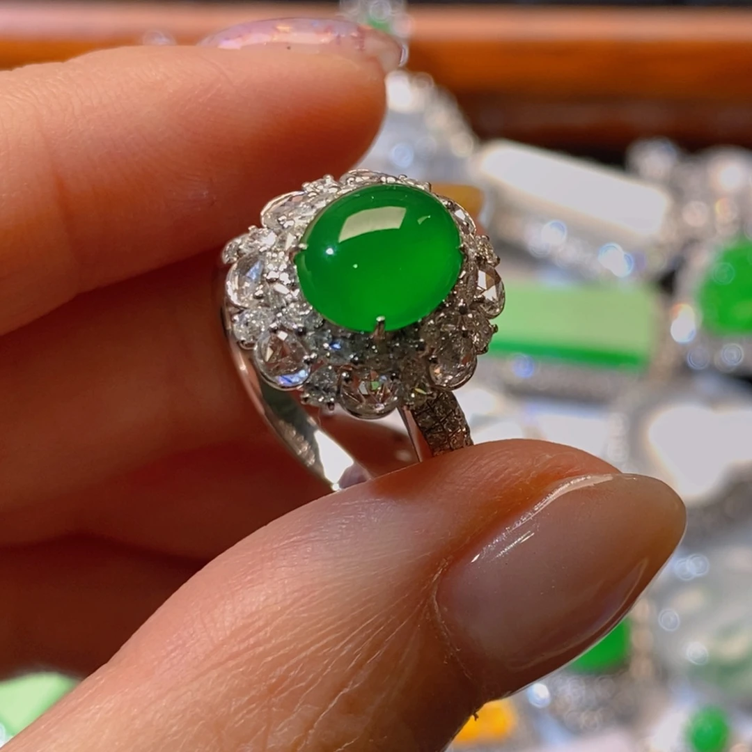 翡翠18K金镶嵌戒指