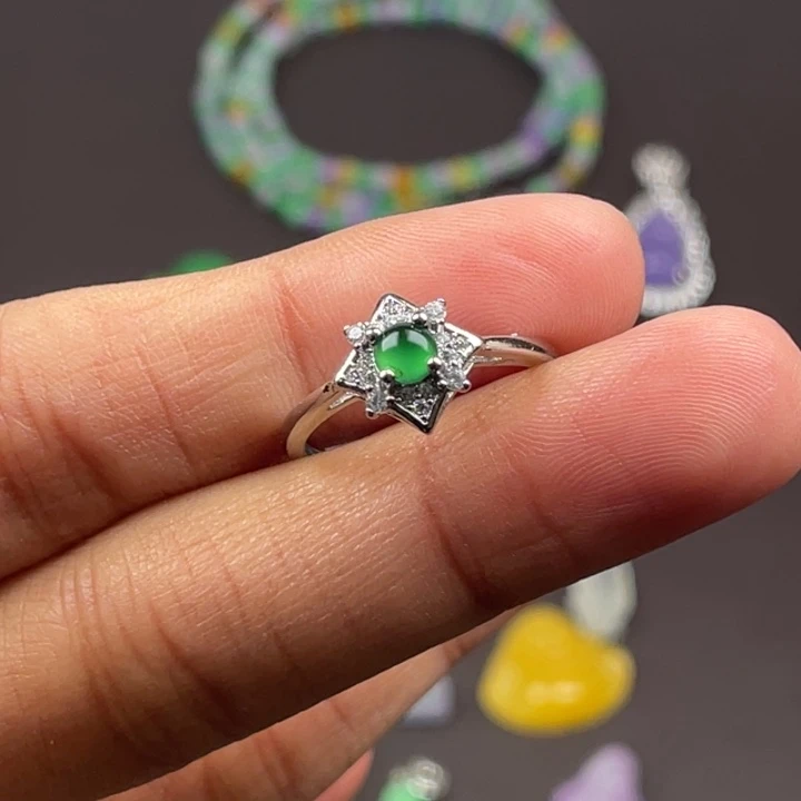 翡翠未镶嵌颈饰吊坠