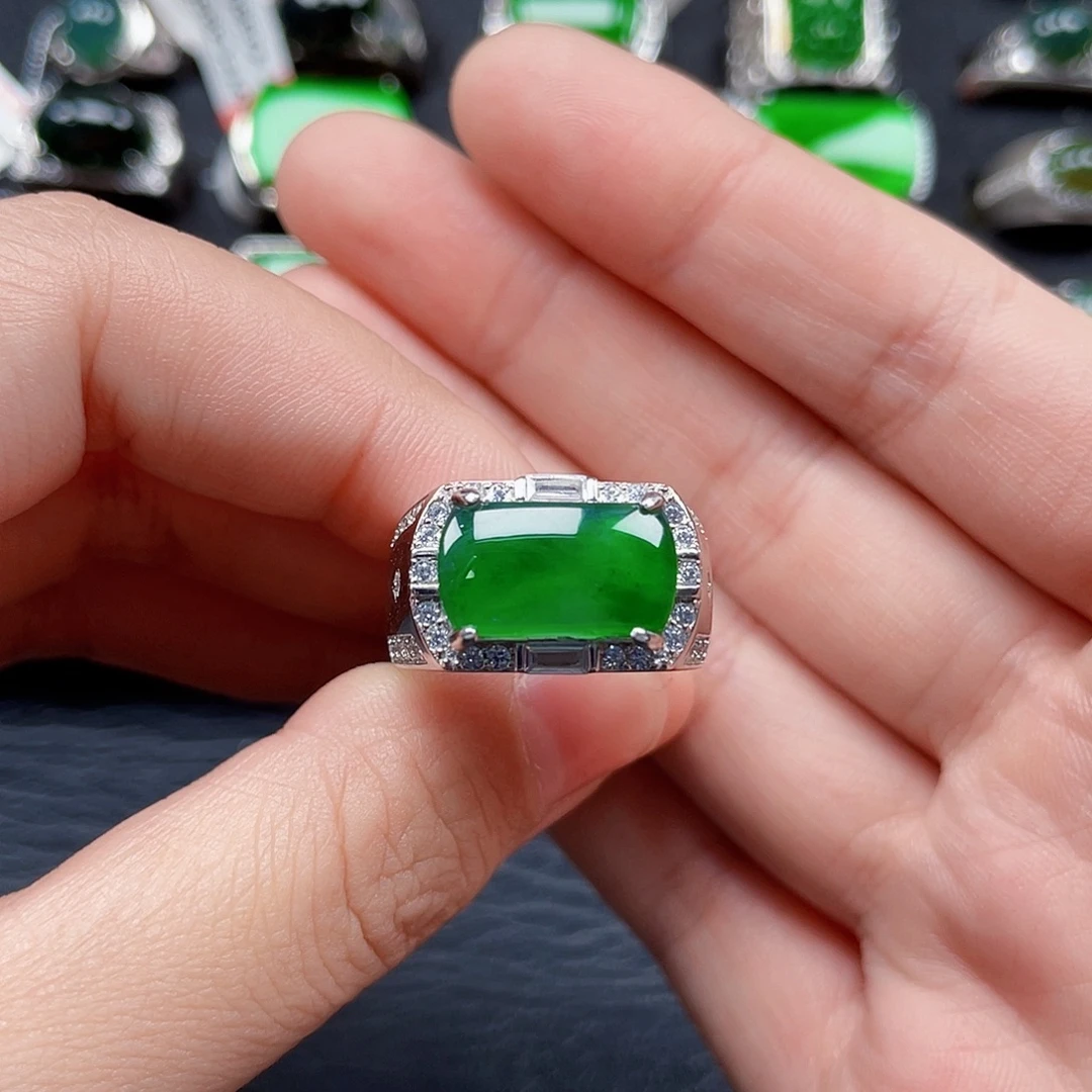 翡翠银S925镶嵌戒指没有运费险3765