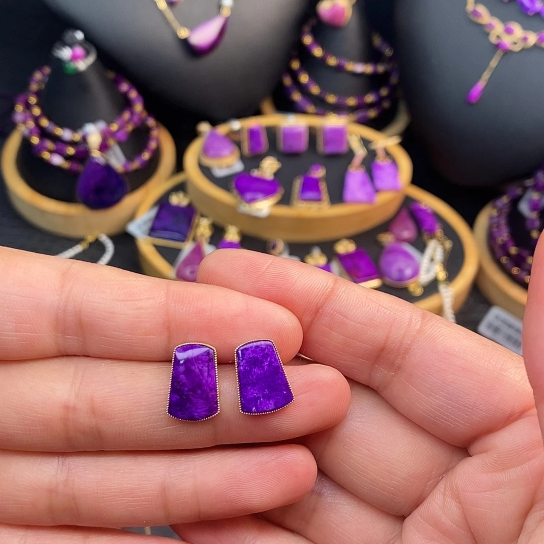 苏纪石（舒俱来）18K金镶嵌耳饰