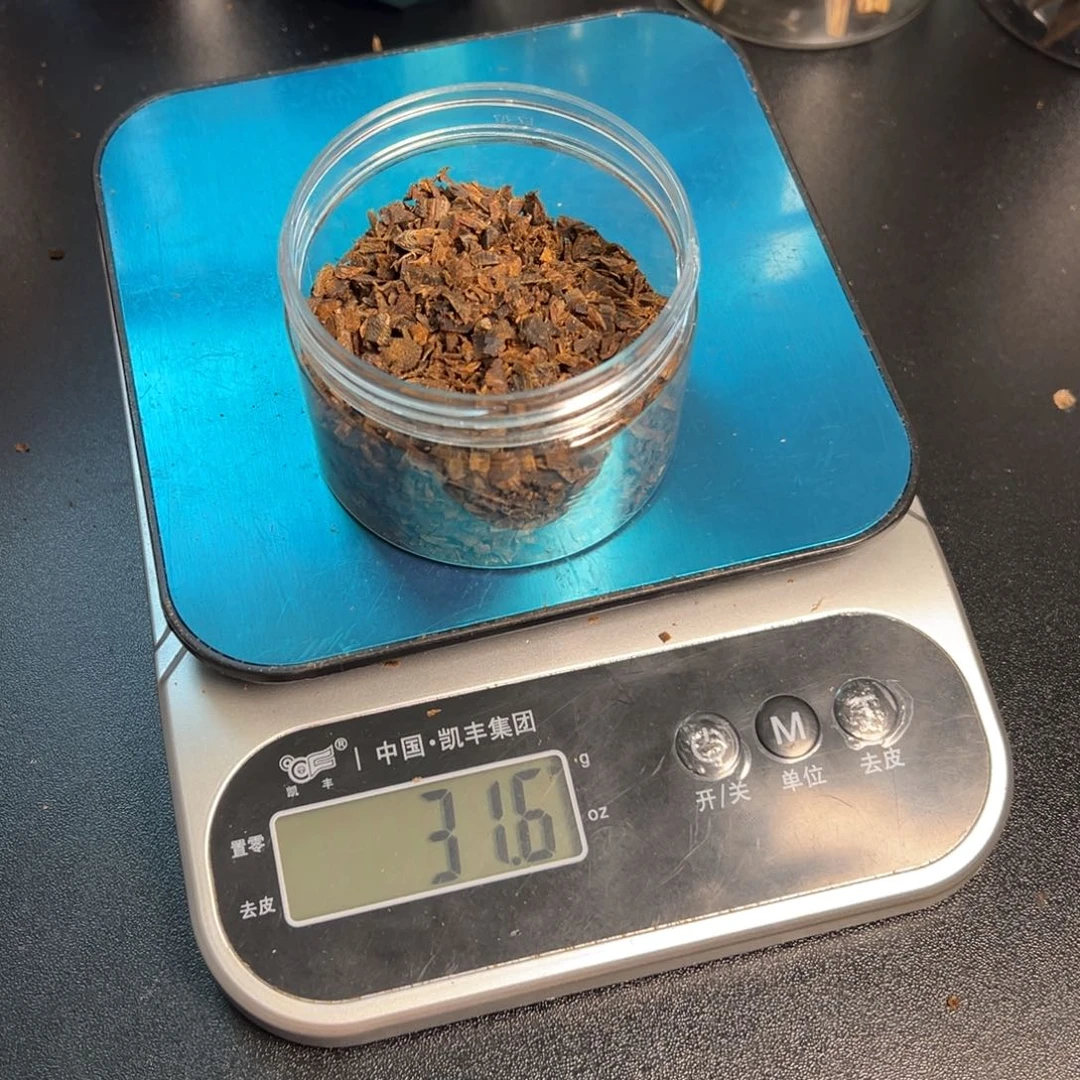 树脂制品精*海南老料天然树丁沉水留疤切珠料31克