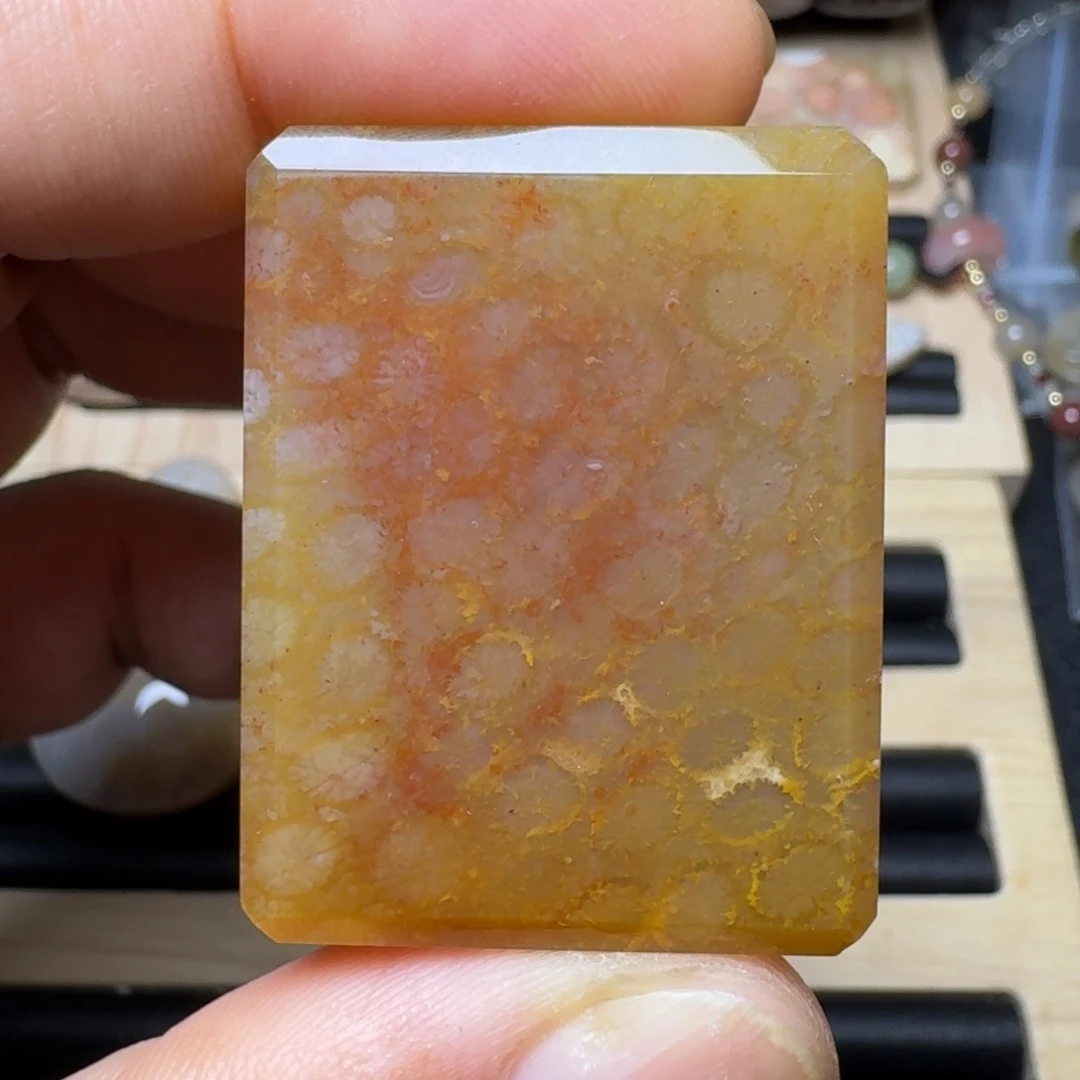 未镶嵌纯天然色有机玉石保真色硅化玉