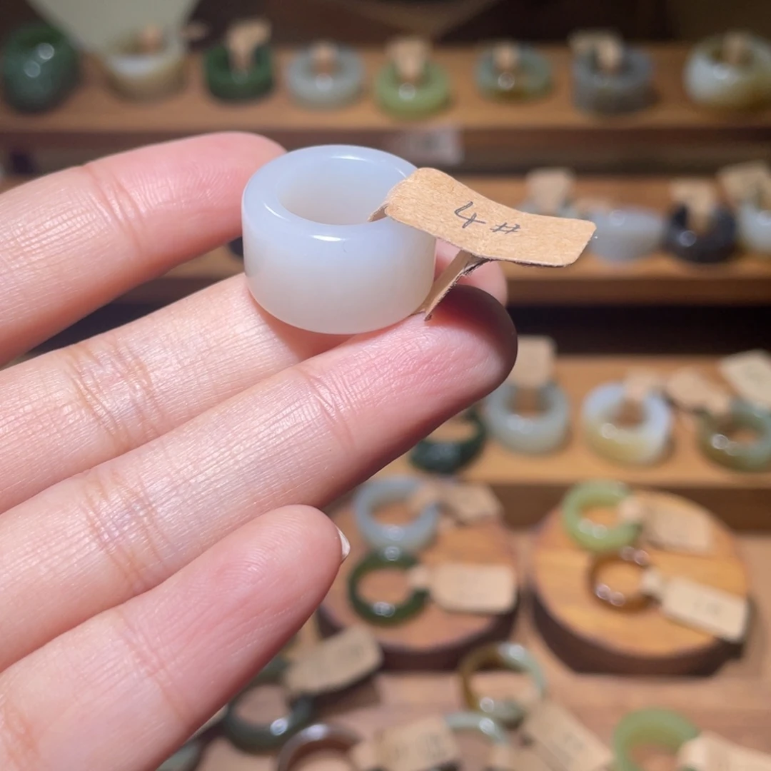 和田玉颈饰未镶嵌桃****记13.6