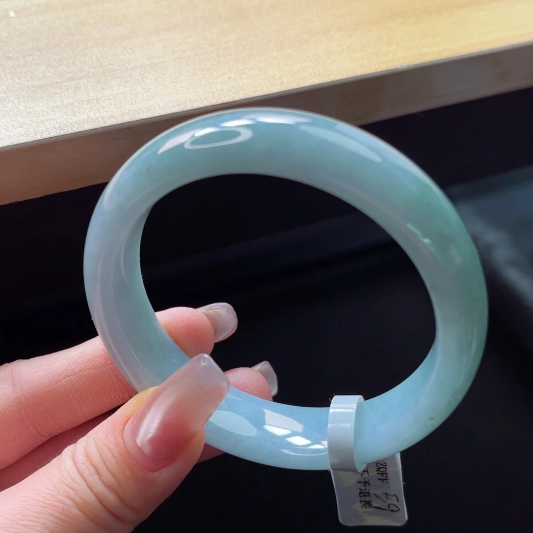 翡翠手镯未镶嵌手镯