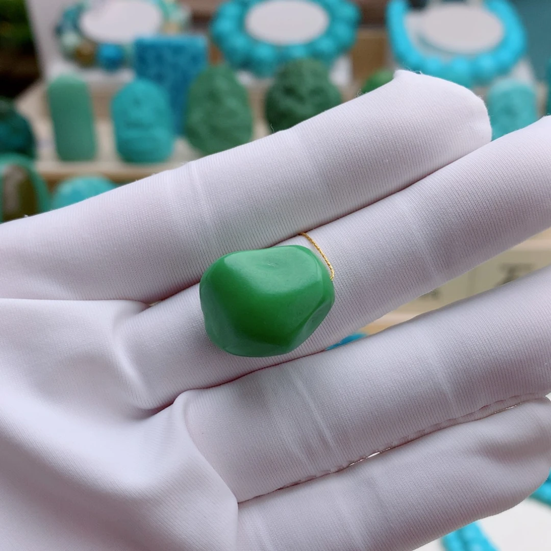 绿松石未镶嵌挂件