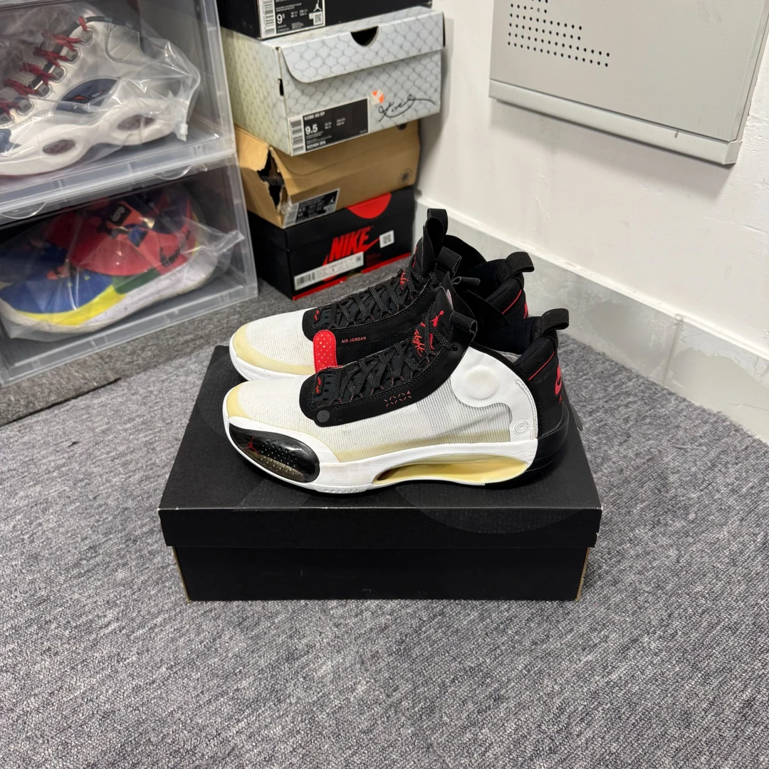 95新 MM6 42码 aj34 黑白 无原盒 鞋带头瑕疵 tpu氧化