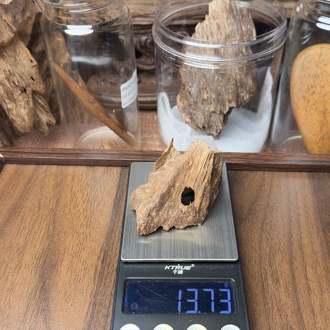 沉香芽庄吊口 13.73g