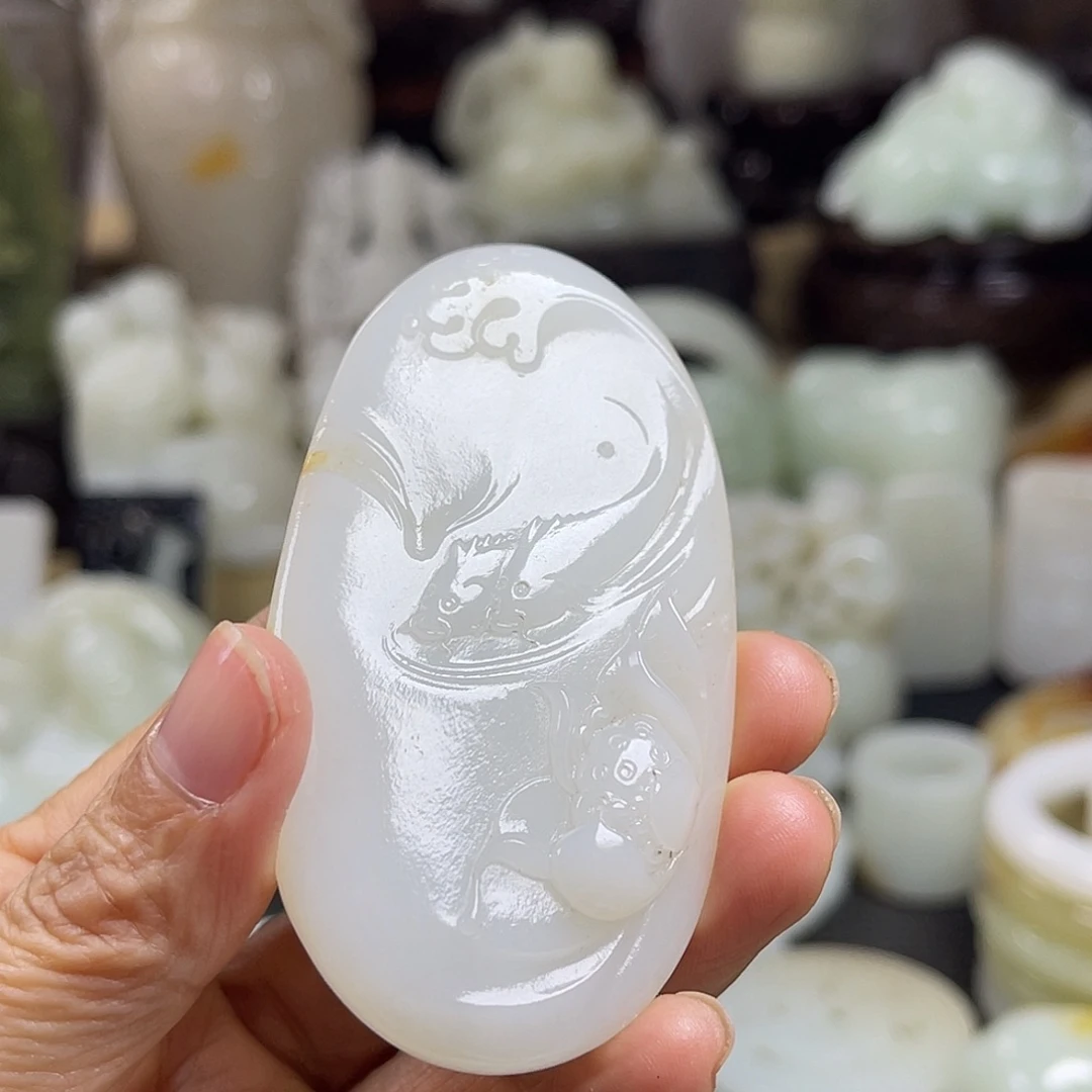 英***雄和田玉（糖玉）未镶嵌挂件