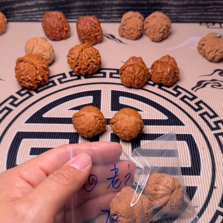 @***六大叶紫檀（黑酸枝木类）