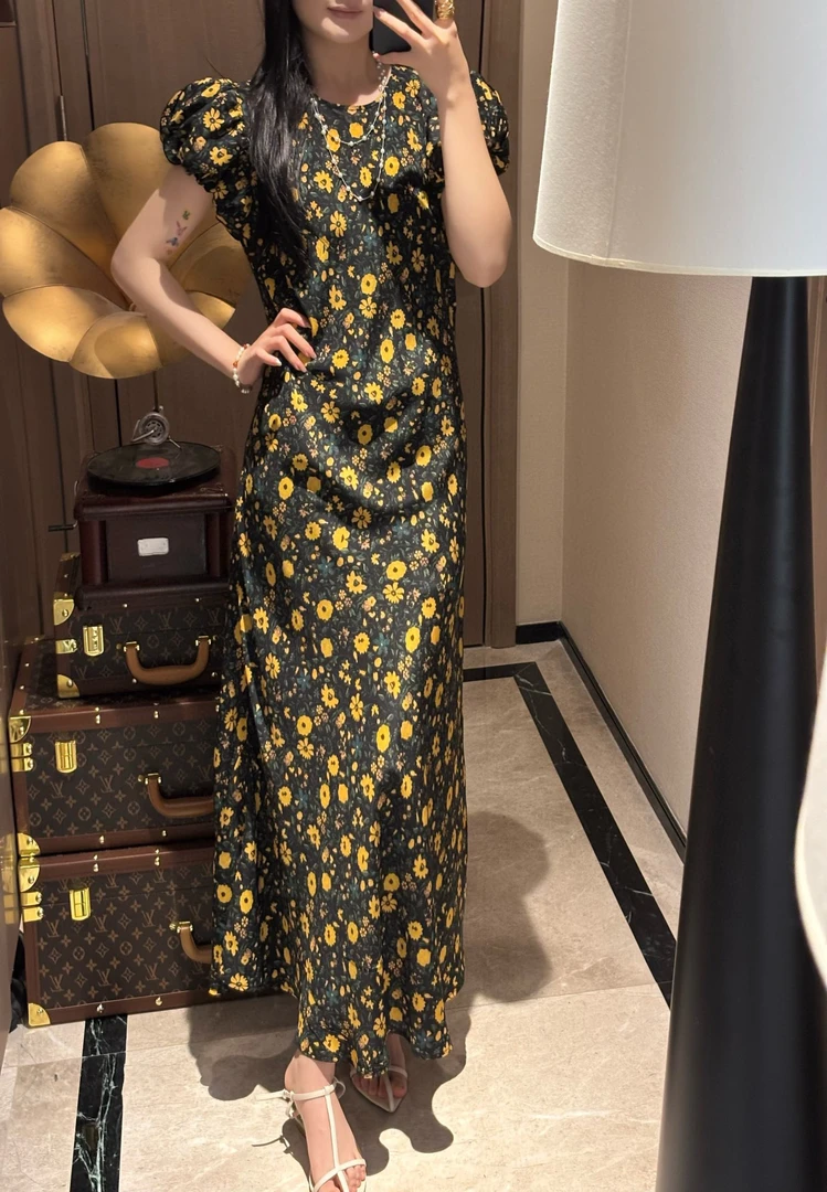 真丝斜裁泡泡袖连衣裙小雏菊碎花时尚