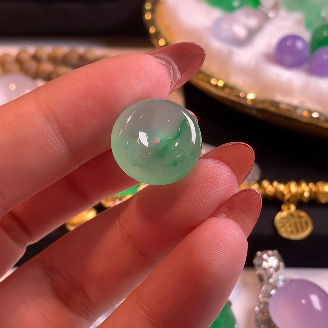 翡翠未镶嵌颈饰吊坠