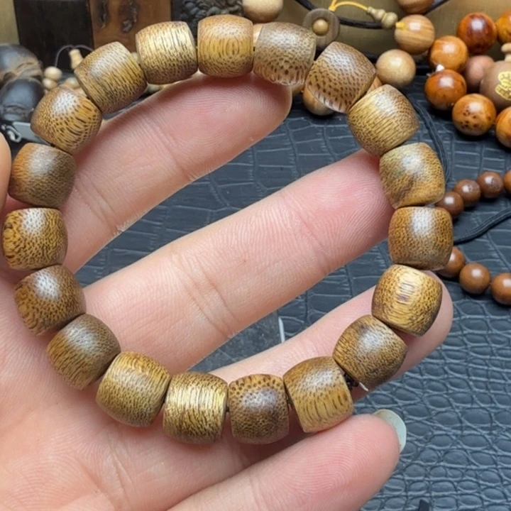 沉香碎屑沉香海南熟结黄奇1.1