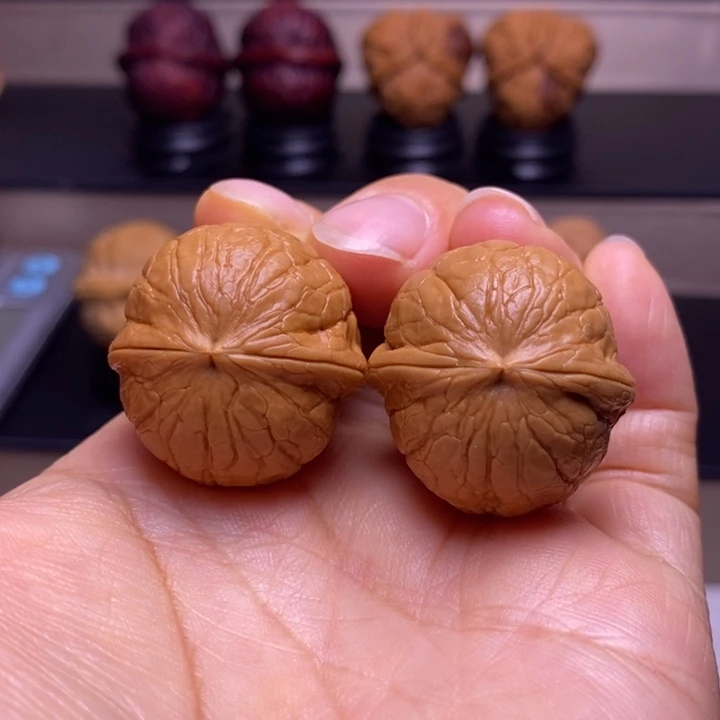 文玩核桃把件铁西瓜36