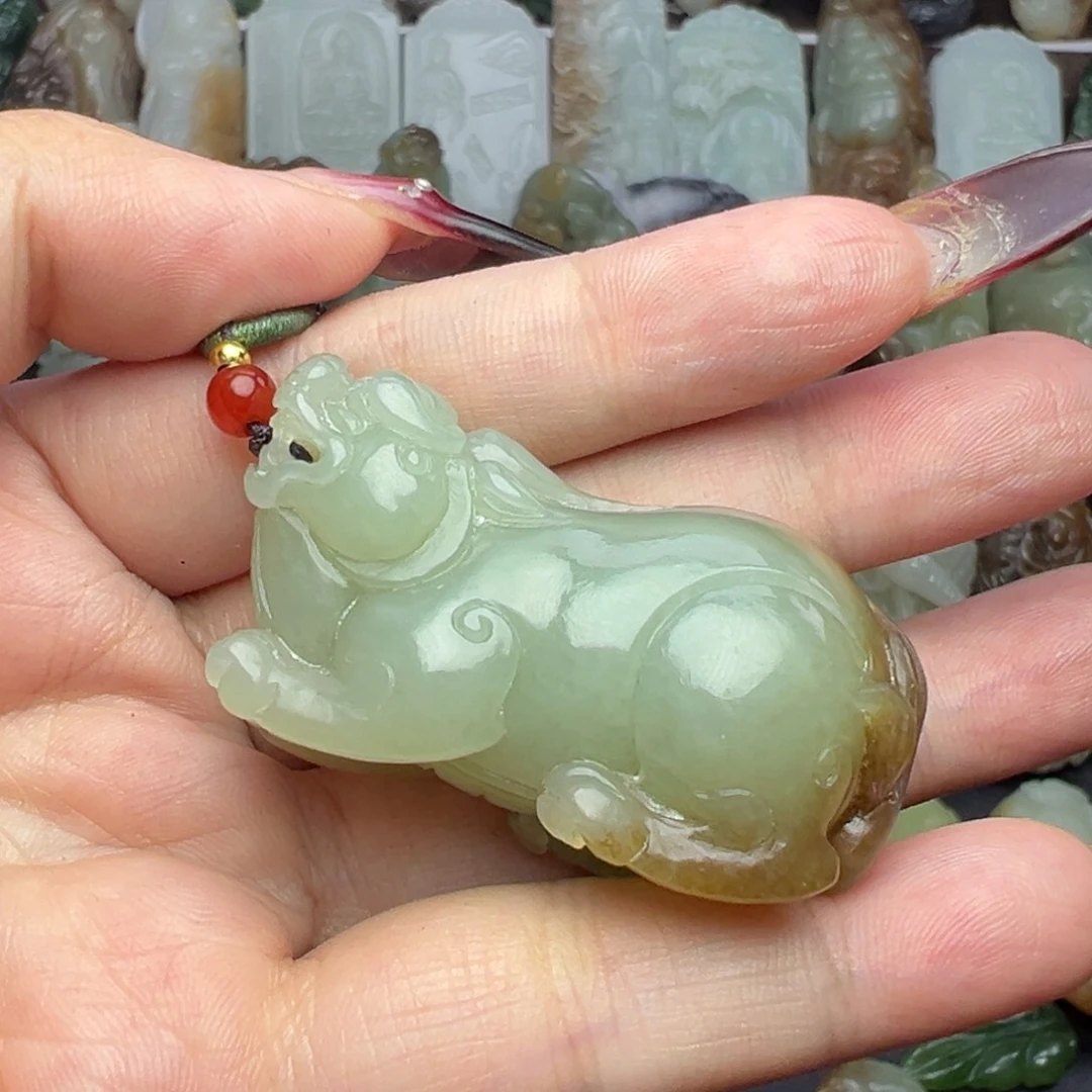 和田玉未镶嵌把件