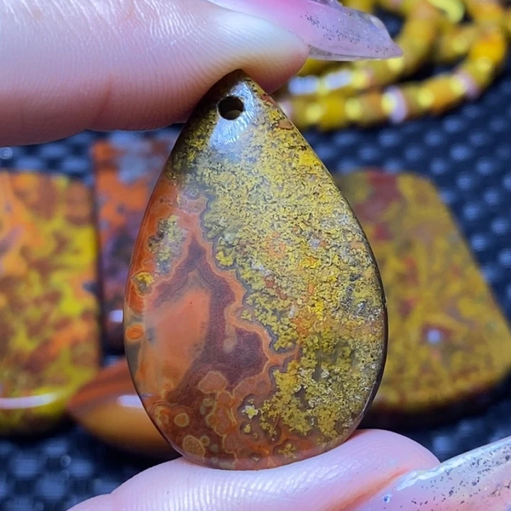 玛瑙/玉髓颈饰未镶嵌