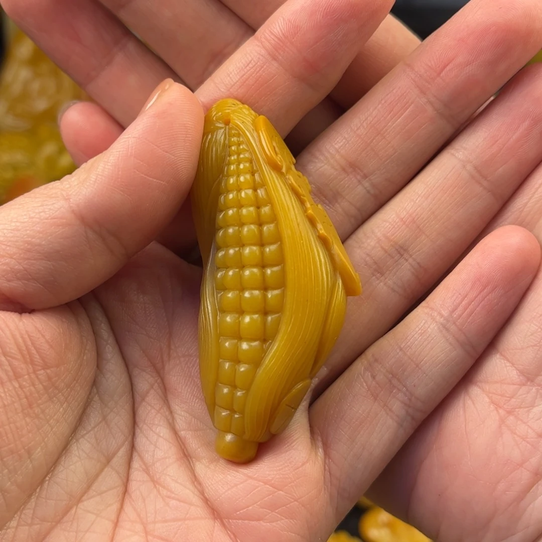 石英质玉黄蜡石挂件未镶嵌石*语