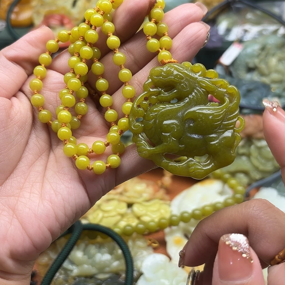 蛇纹石玉未镶嵌吊坠